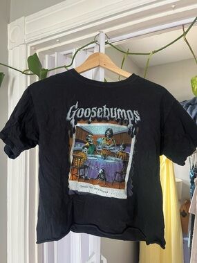 Goosebumps Black Graphic Crop Tee